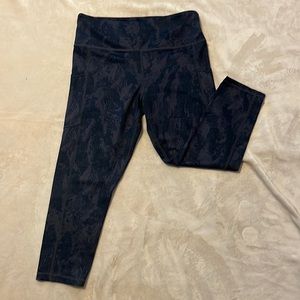 Zyia Active Light N’ Tight Hendrix Crop 20” Leggings